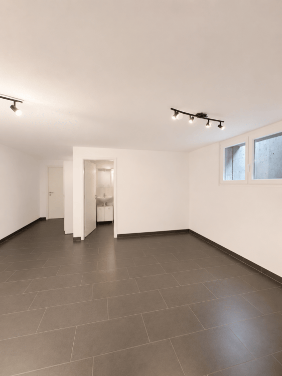 Local aménagé de 38 m² avec salle de douche 5