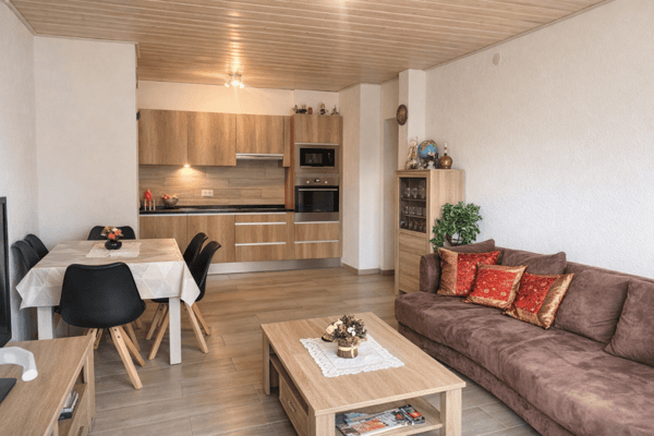 Local commercial et appartement de 2.5 pces 8