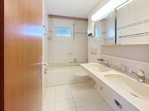 5,5 pièces au calme | Terrasse 100m2 | Grand potentiel 12