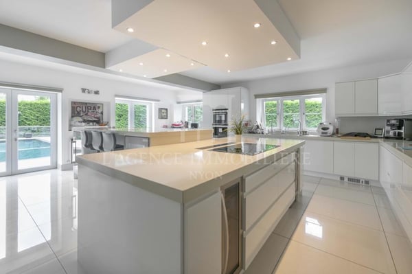 En co-exclusivité : RAVISSANTE PROPRIETE DE STANDING 3