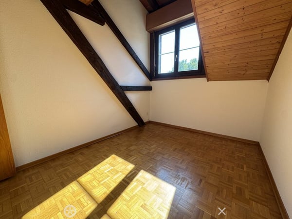 Helle 4½-Zimmer-Dachwohnung mit Galerie am Albert-Anker-Weg 4, 2502 Biel 2
