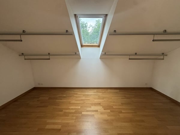 3½-Zimmer-Dachwohnung in einer Villa an ruhiger, zentraler Lage 11