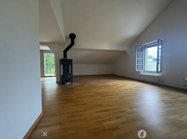 3½-Zimmer-Dachwohnung in einer Villa an ruhiger, zentraler Lage 2