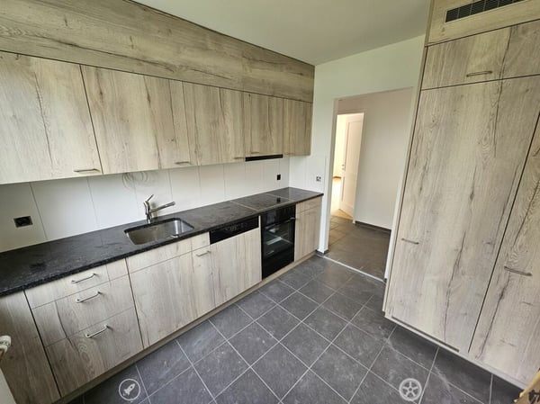 Schöne Genossenschaftswohnungen mit Balkon zu vermieten / Joli appartement d'une coopérative avec balcon à louer 2