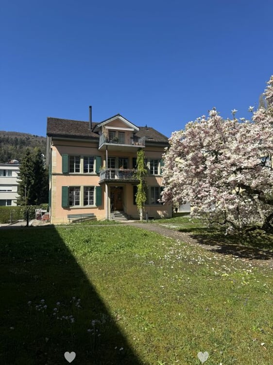 3½-Zimmer-Dachwohnung in einer Villa an ruhiger, zentraler Lage 1