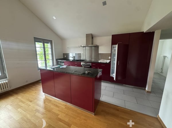 3½-Zimmer-Dachwohnung in einer Villa an ruhiger, zentraler Lage 4