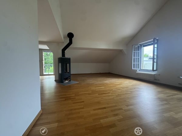 3½-Zimmer-Dachwohnung in einer Villa an ruhiger, zentraler Lage 2