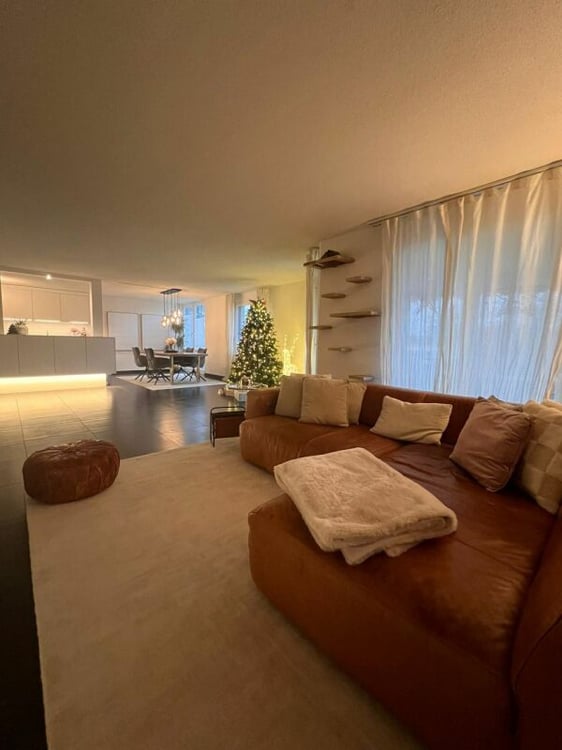 Morderne 5½-Zimmerwohnung in einem ruhigen Quartier 6