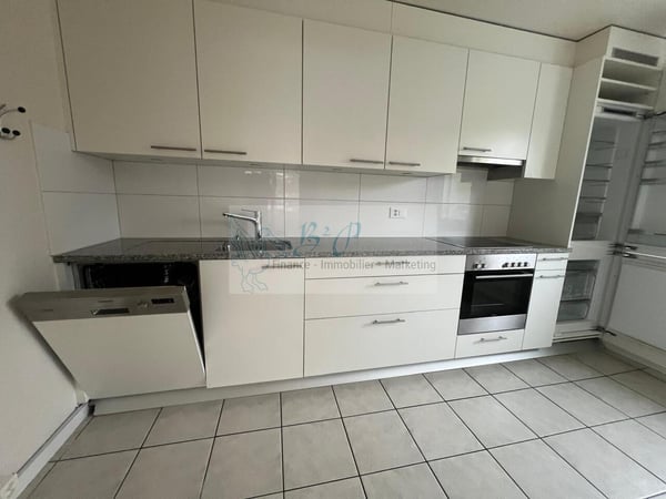 Bel appartement de 3.5 pièces situé au 2ème étage avec un balcon 3