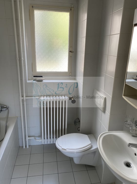 Un bel appartement de 2.5 pièces avec balcon est à louer sur Peseux ! 5