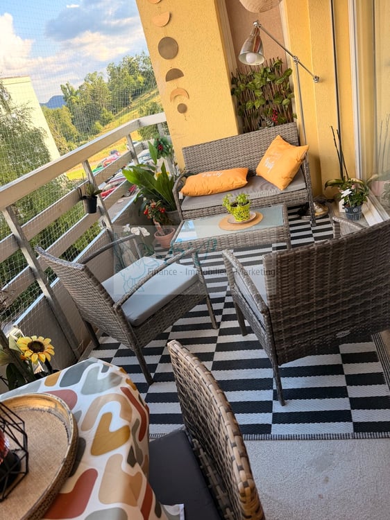 Spacieux et bel appartement rénové de 4½ pièces au 1er étage à louer ! 8