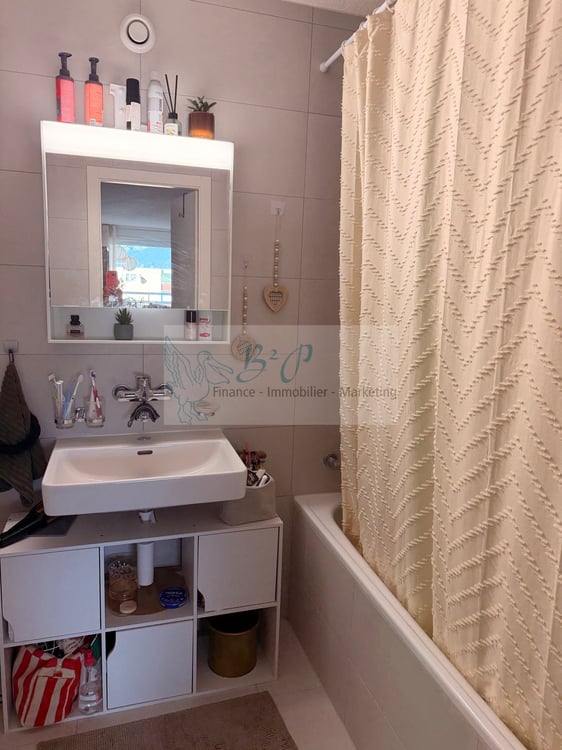 Spacieux et bel appartement rénové de 4½ pièces au 1er étage à louer ! 9