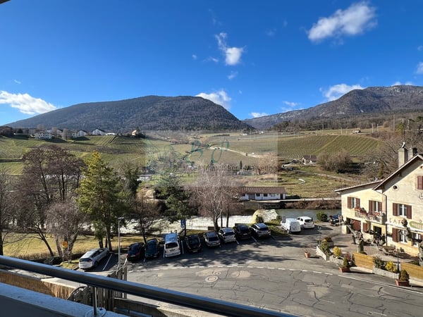 Grand appartement de 3.5 pièces avec une belle vue sur Boudry. 2