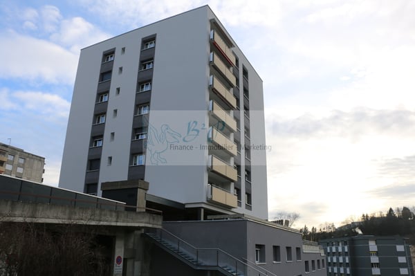 Grand appartement de 3.5 pièces avec une belle vue sur Boudry. 1