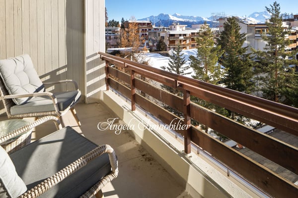 Charming 1.5-Room Alpine Retreat in Crans-Montana 9
