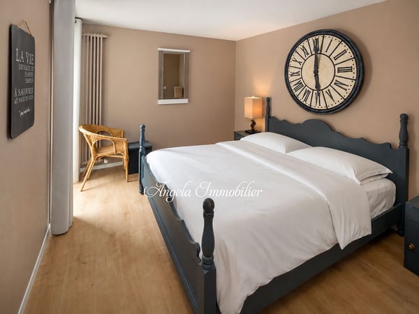 Spacious 5-room apartment with stunning Alpine views in Crans-Montana 6
