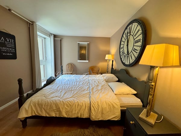 Spacious 1-room apartment with stunning Alpine views in Crans-Montana 6