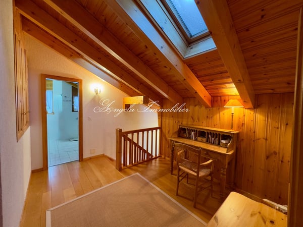 Spacious 1.5-Room Mountain Apartment with Stunning Alpine Views in Lens 6