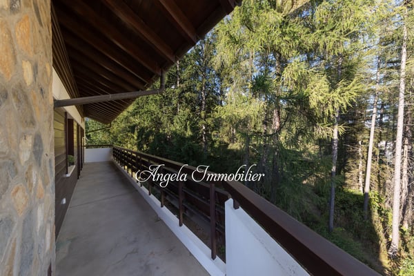 Rive du Golf a charming 2 bedroom sunny apartment only a 10 minute walk from the center 9