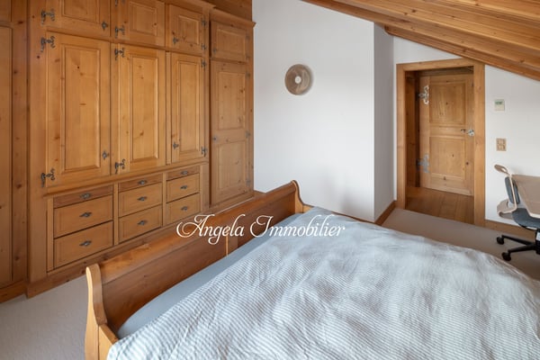 À Louer – Duplex de Prestige avec Vue sur l’Étang Long et le Golf de Crans-Montana 11