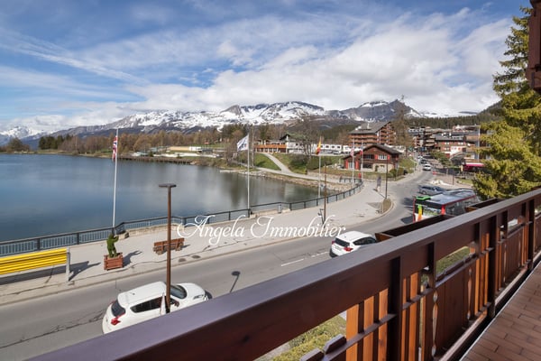 À Louer – Duplex de Prestige avec Vue sur l’Étang Long et le Golf de Crans-Montana 2