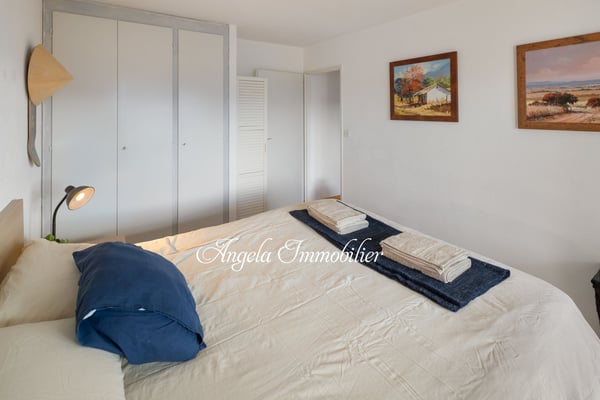Furnished 3.5-Room Apartment with Stunning Mountain Views in Crans-Montana 5