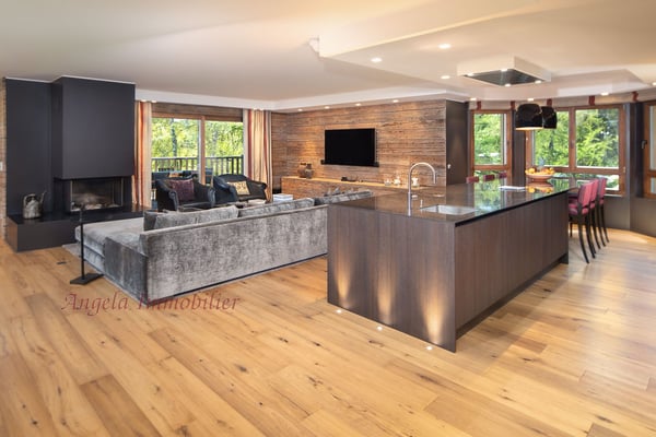 Stunning 4.5-Room Alpine Apartment with Pool & Panoramic Views in Lens 2