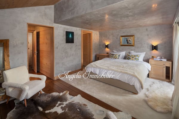 Stunning 5.5-Room Attic Apartment 3