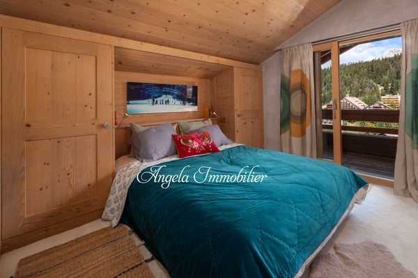 Stunning 5.5-Room Attic Apartment 14