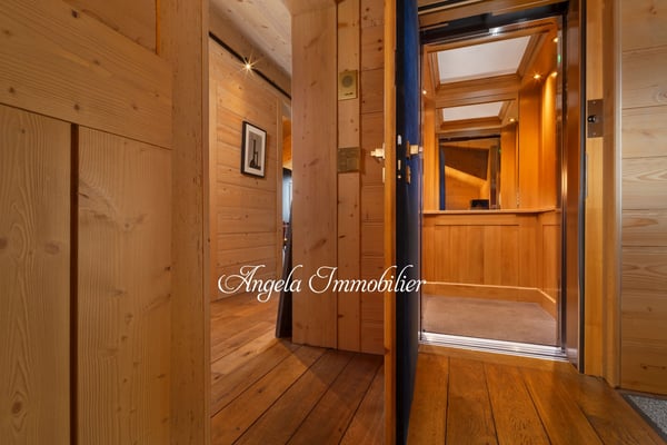 Stunning 5.5-Room Attic Apartment 6