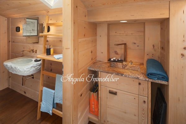 Stunning 5.5-Room Attic Apartment 5