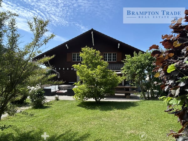 Charaktervolles 6,5-Zimmer-Chalet in Remaufens 2