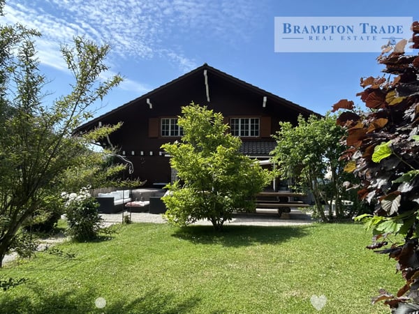 Charaktervolles 6,5-Zimmer-Chalet in Remaufens 1