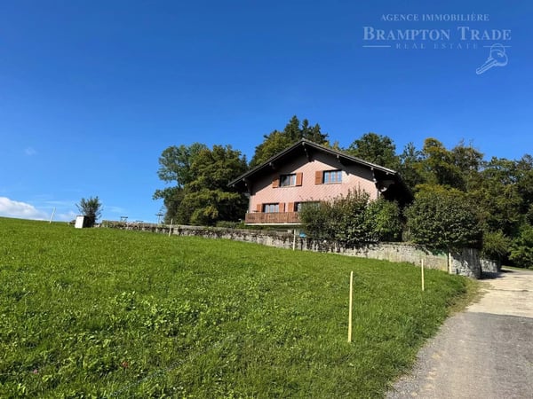 Charaktervolles 6,5-Zimmer-Chalet in Remaufens 1
