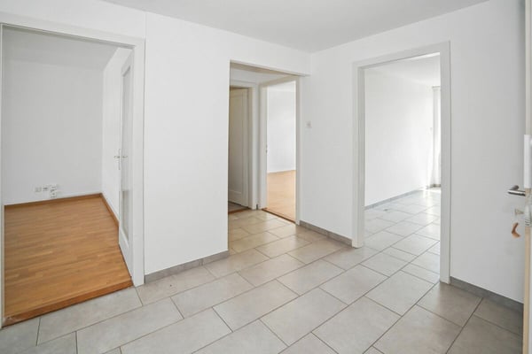 Moderne 1-Zimmerwohnung Nähe Gartenbad Bachgraben 2