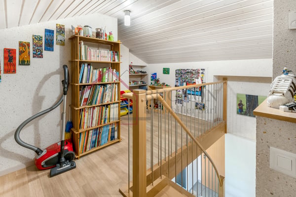 VILLA INDIVIDUELLE RÉNOVÉE DE 5.5 PIÈCES AVEC GRAND JARDIN 10