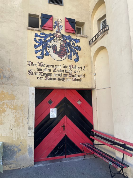 Immeuble d'habitation et restaurant à vendre à Twann 3