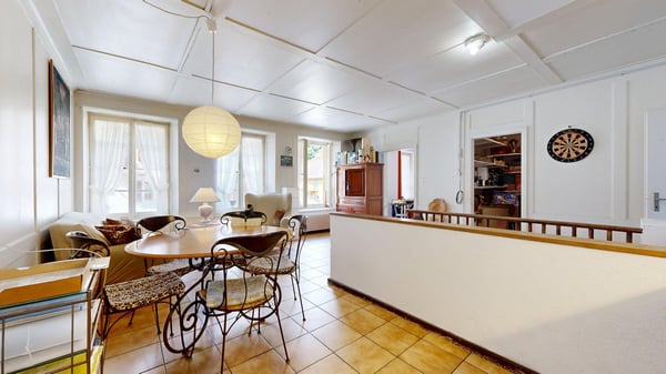 Immeuble d'habitation et restaurant à vendre à Twann 13