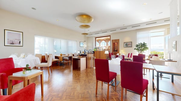 Immeuble d'habitation et restaurant à vendre à Twann 6