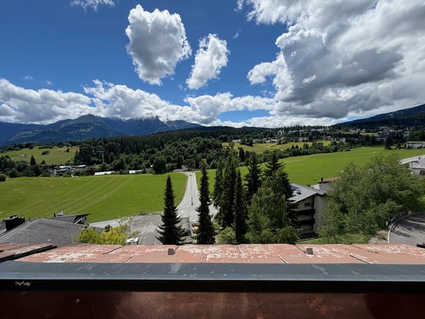 Charmante 3.5-Zimmer-Maisonette-Wohnung mit Panoramablick in Flims Dorf 4