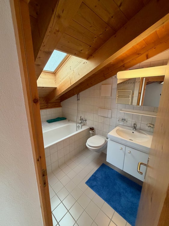 Charmante 3.5-Zimmer-Maisonette-Wohnung mit Panoramablick in Flims Dorf 11