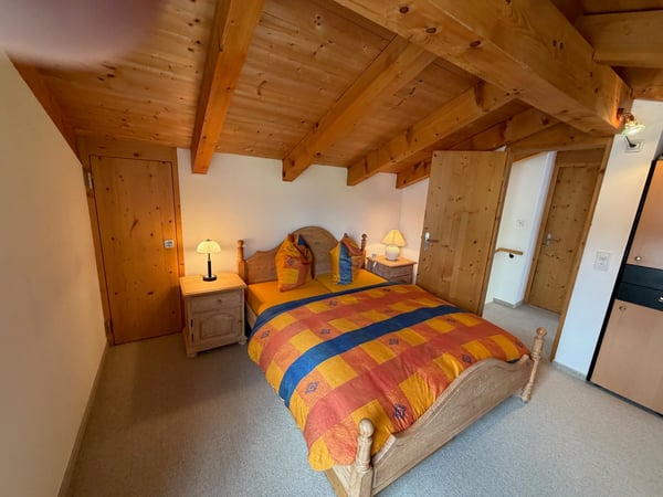 Charmante 3.5-Zimmer-Maisonette-Wohnung mit Panoramablick in Flims Dorf 12