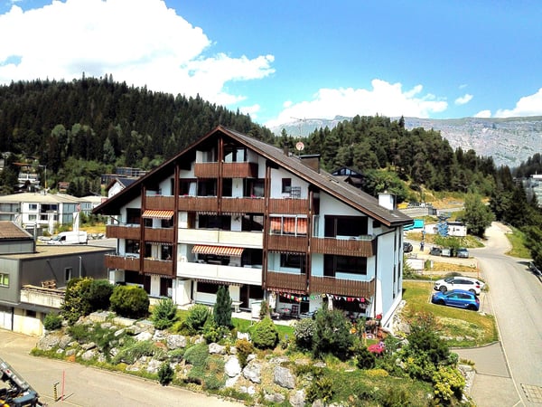 Charmante 4.5-Zimmer-Wohnung in Laax 2