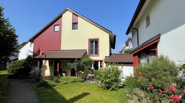 Charmantes 5.5-Zimmer-Doppeleinfamilienhaus in Kloten 4