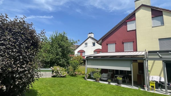 Charmantes 5.5-Zimmer-Doppeleinfamilienhaus in Kloten 3