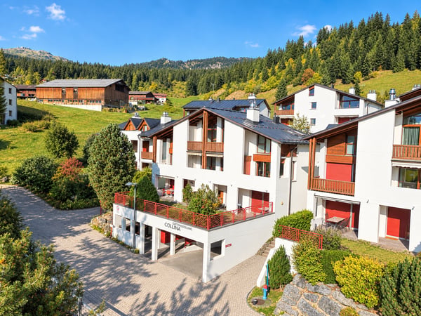 Charmante 2.5-Zimmer-Maisonette-Wohnung mit Bergpanorama in Flims-Dorf