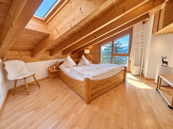 Charmante 2.5-Zimmer-Maisonette-Wohnung mit Bergpanorama in Flims-Dorf 11