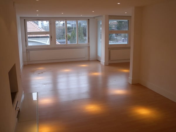 Charmant appartement de 4 pièces avec cheminée et balcon – La Chaux-de-Fonds 9