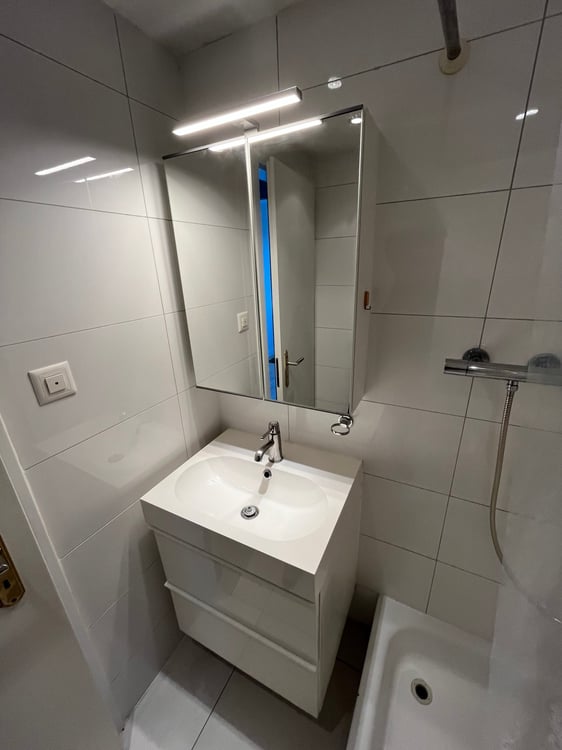 Appartement 2 pièces rénové avec vue, calme et bien situé à La Chaux-de-Fonds 10