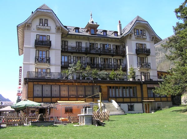 Studio en attique dans bâtiment historique - Evolène - 60 m2